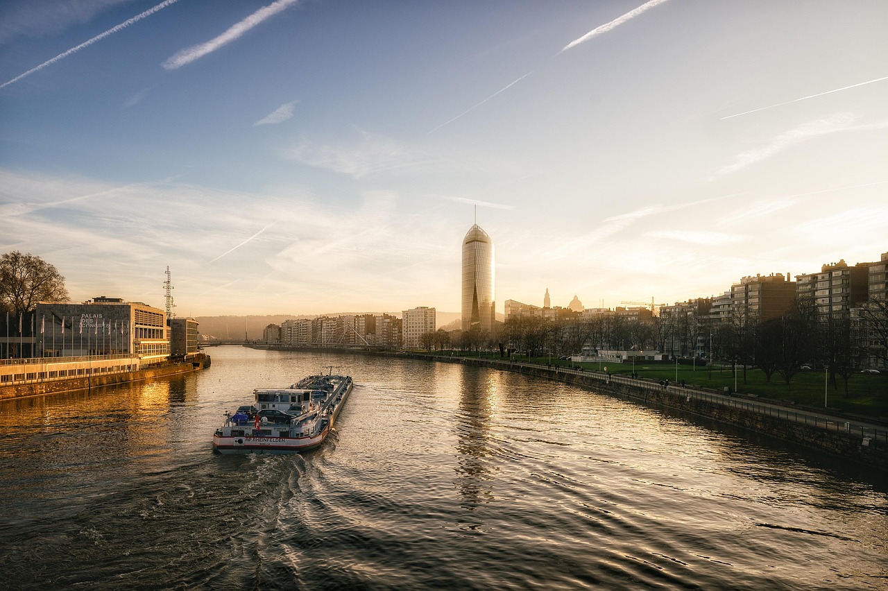 Evite o Congestionamento: Descubra Rotas Alternativas para Obras na Rodovia Principal Hoje